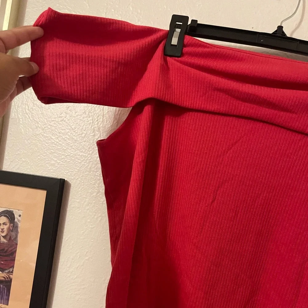 Old Navy Red Off the shoulder top, 3x and 2x - Picture 2 of 5